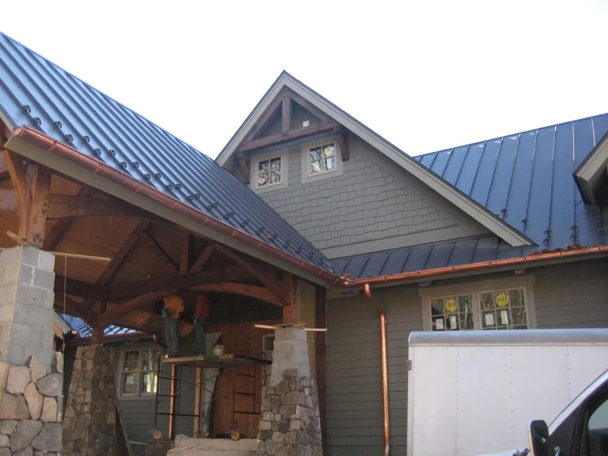 Craftsman Roofing team delivering quality roofing work in Puddle Town